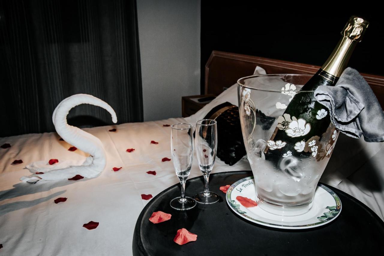 Hotel Le Tivoli Vic-en-Bigorre Εξωτερικό φωτογραφία