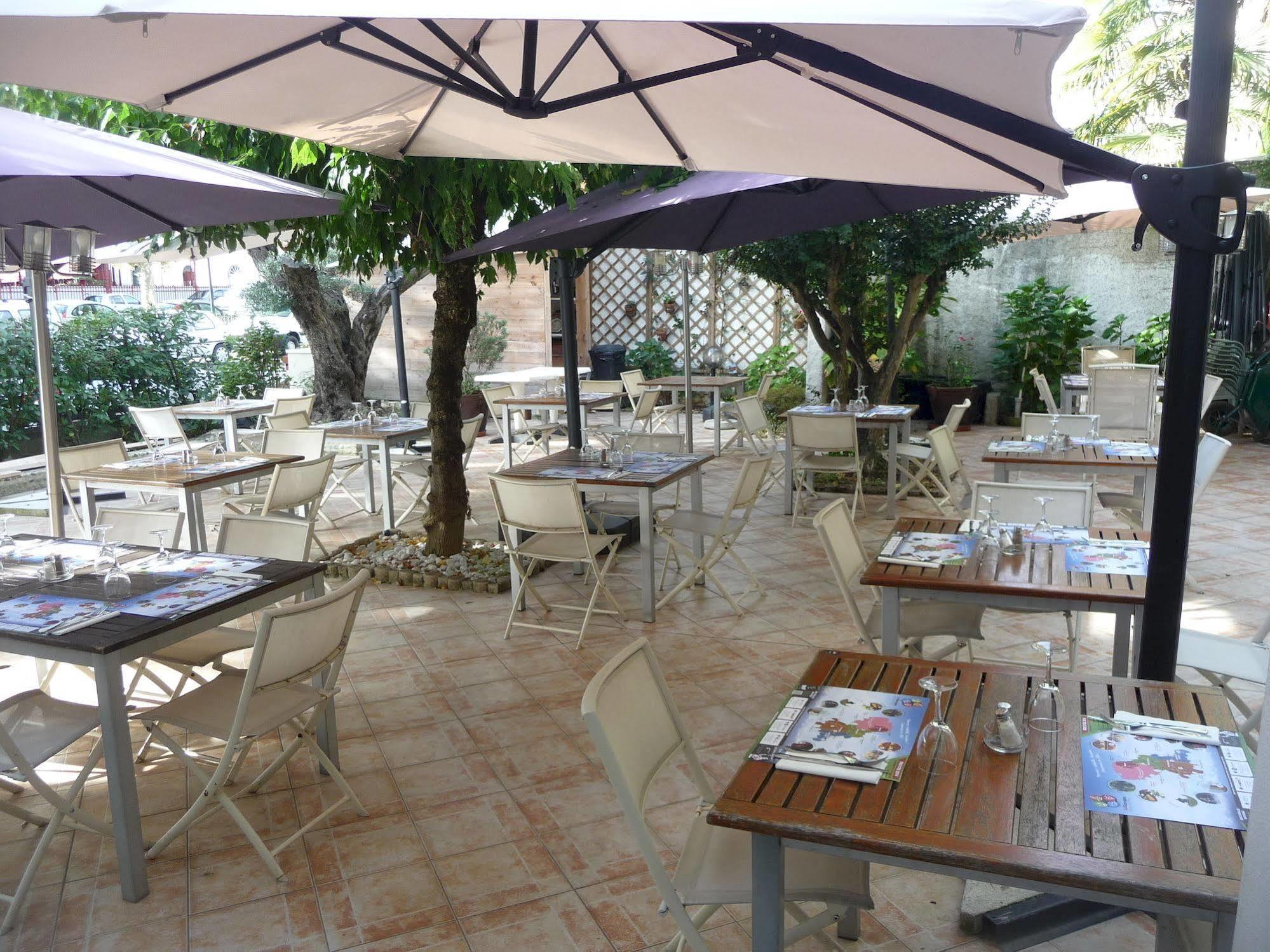 Hotel Le Tivoli Vic-en-Bigorre Εξωτερικό φωτογραφία