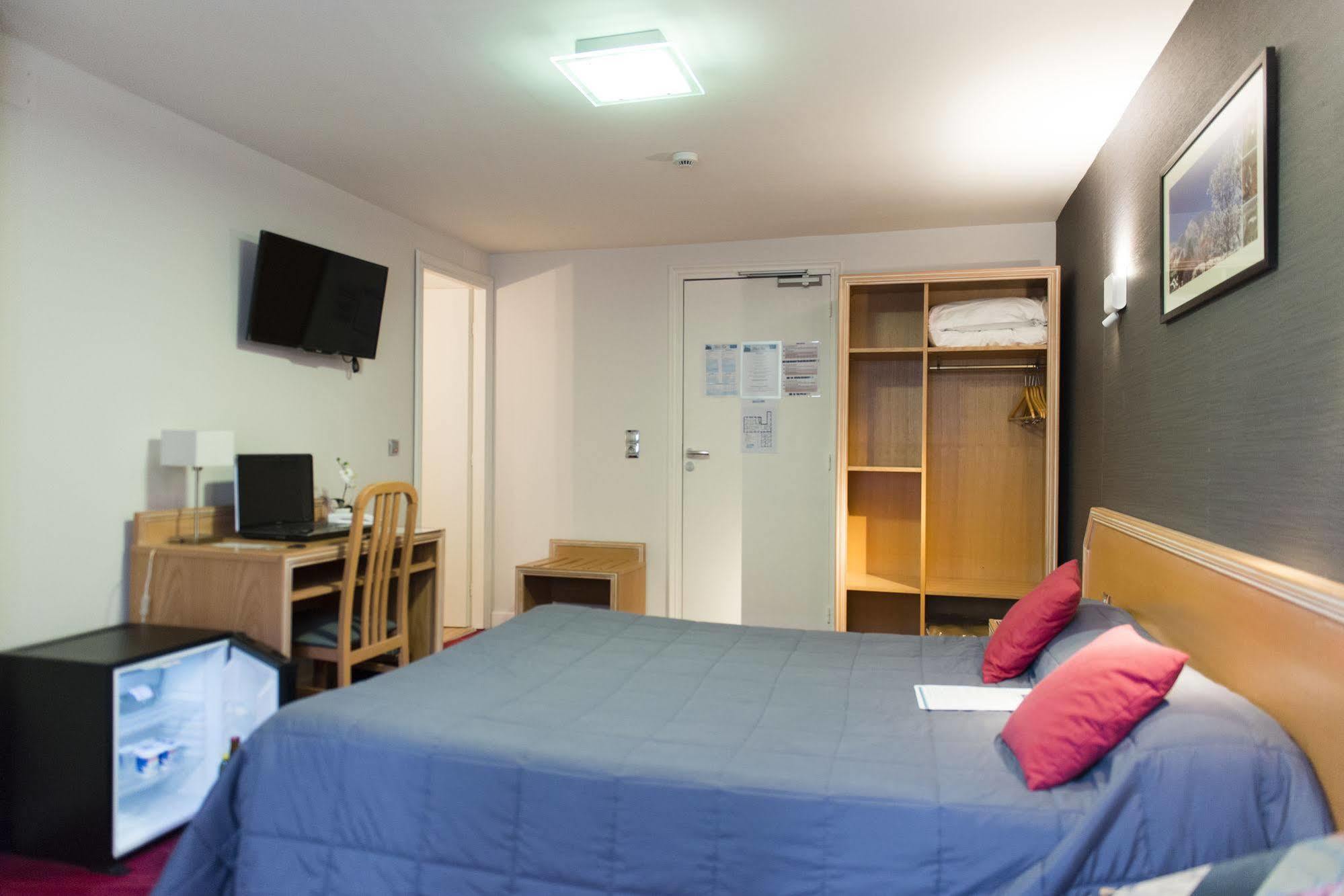 Hotel Le Tivoli Vic-en-Bigorre Εξωτερικό φωτογραφία