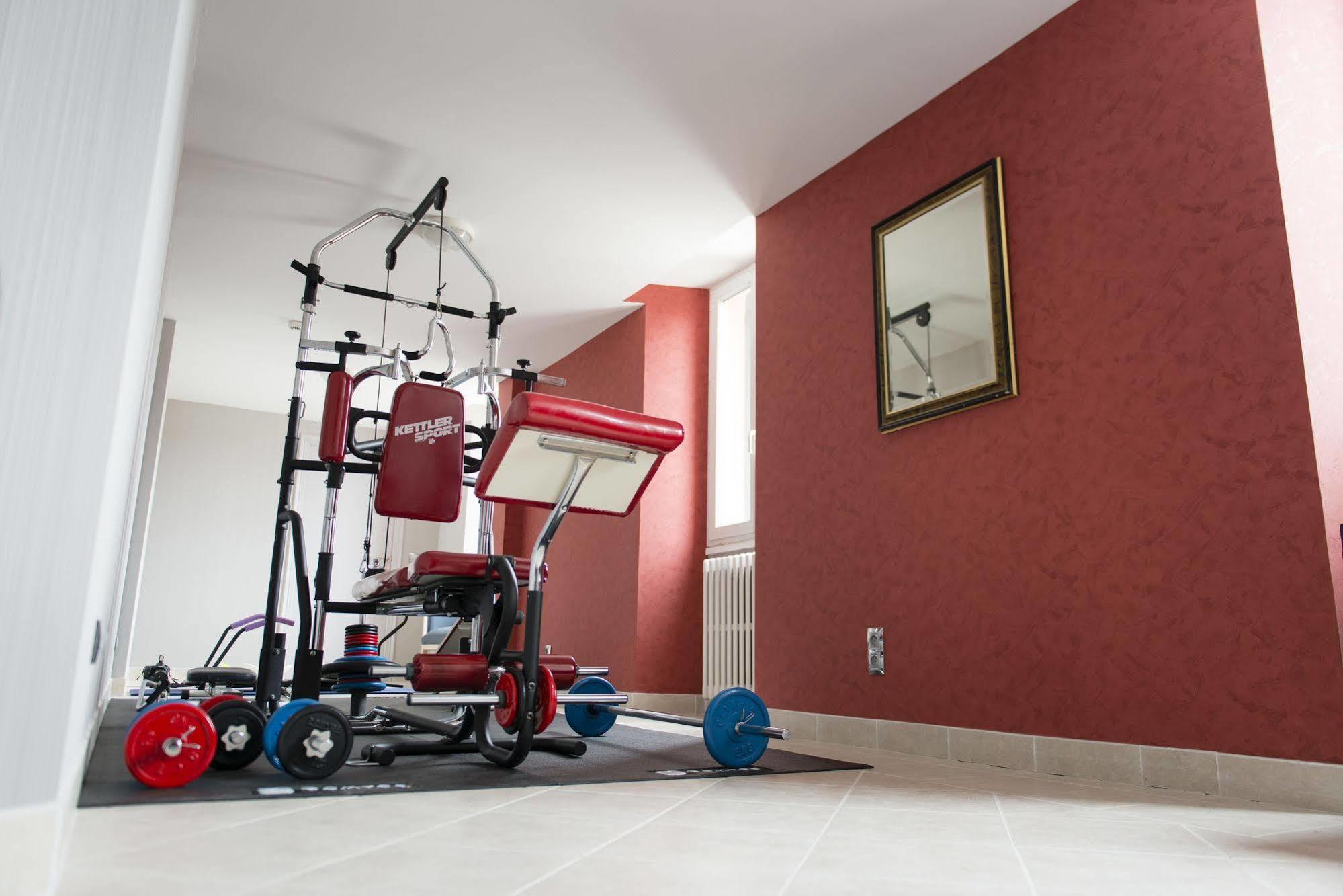 Hotel Le Tivoli Vic-en-Bigorre Εξωτερικό φωτογραφία